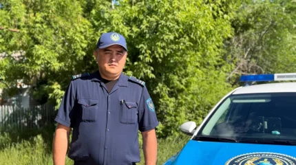 Қостанайда полицей суға батып бара жатқан ер адамды құтқарып қалды