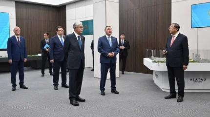 Мемлекет басшысы Алатау қаласының даму барысымен танысты