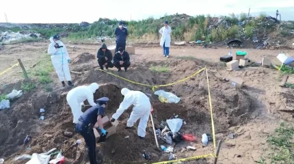 Пробирки с кровью и шприцы нашли на мусорном полигоне в селе Байконыс ЗКО