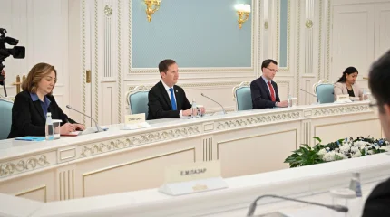 Дональд Трамптың сәлемін жеткізді