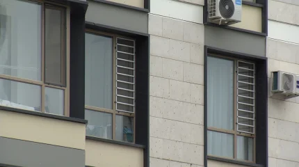 Астанада бір айдың ішінде11 бала терезеден құлап, төртеуі мерт болды