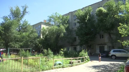 Ақтөбедегі Жаңқожа батыр көшесінің тұрғындары жеті жылдан бері шатыр жөндеуді күтіп жүр