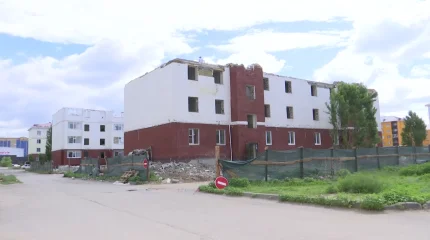 В Актобе начали демонтировать новостройки, которые признали аварийными через 4 года после сдачи