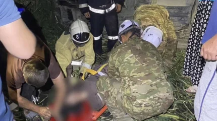 Дачницу зажало под автомобилем в Алматинской области
