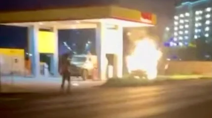 Взрослый и двое детей погибли при пожаре на заправке в Актобе