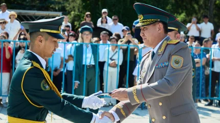 Выпускники Академии Нацгвардии получили звание старшего лейтенанта еще до начала службы