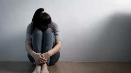 Женщина пять лет не выпускала дочь из дома