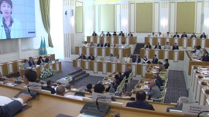 Конституция Брайль қарпінде басылып шықты