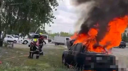 Астанада жеңіл көлік өртенді