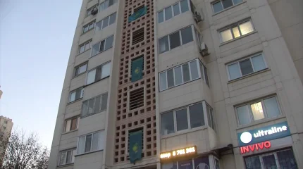 Мемлекеттік туды балконға ілуге ресми түрде рұқсат етілді