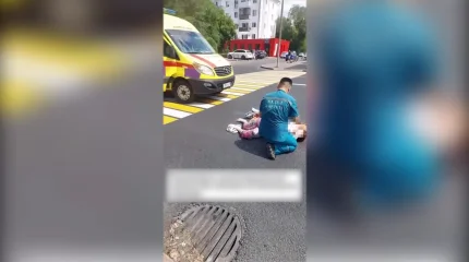 Павлодарда жедел жәрдем көлігі жаяу жүргіншіні қағып кетті