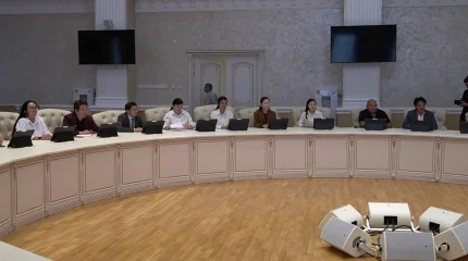 Оралдық әнші 101 әнді бес жарым сағат тоқтамай шырқап, рекорд жаңартпақ