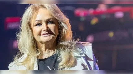 Әлемге танымал әнші 75 жасында қайтыс болды