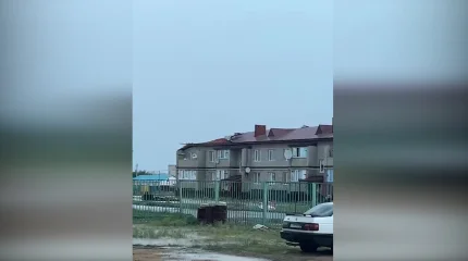 47 метрлік мұнара дүкенге құлады