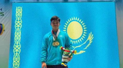 Казахстанский тяжелоатлет Нуржан Жумабай стал чемпионом мира и установил рекорд