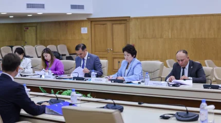 «Әділет» партиясы кандидаттардың партиялық тізімін тіркеу үшін ОСК-ға құжат тапсырды