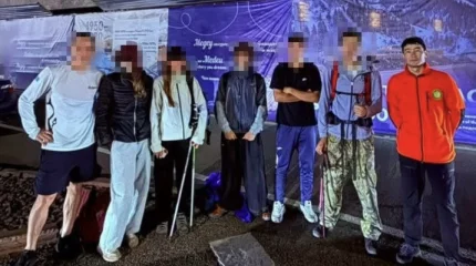 Заблудились на высоте 3000 метров: в горах Алматы спасли пятерых подростков