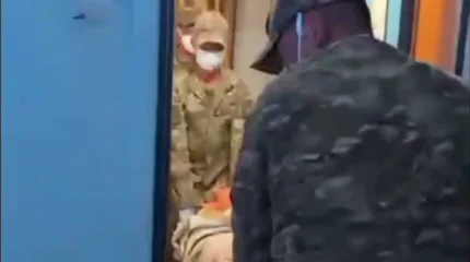 В Конаеве спасатели помогли пожилой женщине, которая не могла подняться с пола (ВИДЕО)