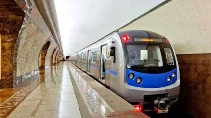 У пассажира метро Алматы изъяли нож и наручники