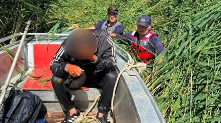 Спасатели вытащили мужчину из камышей на озере Батпакколь (ВИДЕО)