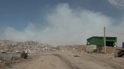 Уральск накрыл едкий дым: второй день в регионе горит мусорный полигон