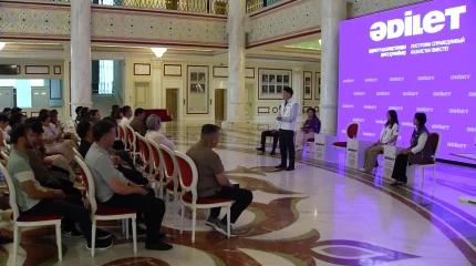"Әділет" партиясының өкілдері театр ұжымымен кездесті