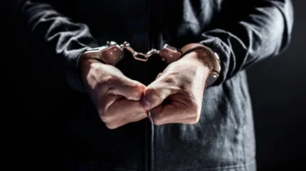 Алматыда ондаған есірткі орамасымен жүрген күдікті ұсталды