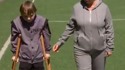 Отгрызли ухо и разорвали связки: подсудимый обвинил избитого собаками школьника в провокации
