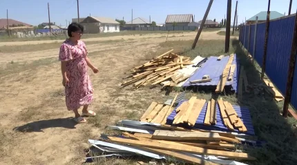 Разрушительный ураган в Актюбинской области: сельчане недовольны размером компенсаций