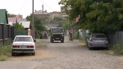От канализации до уголовного дела: жители частного сектора в центре Актобе отдали сотни тысяч тенге за подведение коммуникаций и остались ни с чем