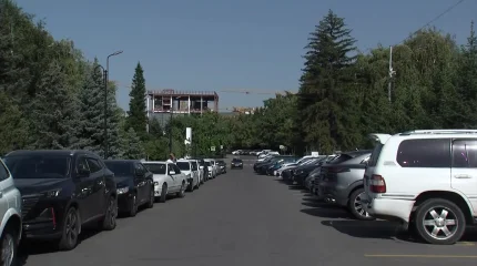 Алматыда тұрғындарға үй маңында тегін автотұрақ беріледі