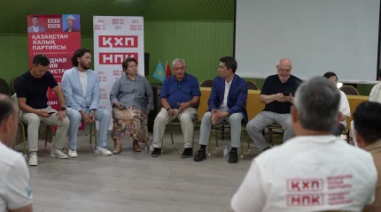 Кандидаты от НПК встретились с представителями интеллигенции Алматы