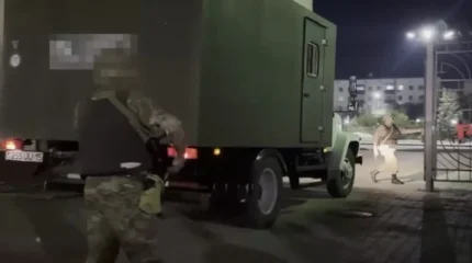 Афера на полмиллиона долларов: Россия выдала подозреваемого в мошенничестве с золотом и дорогами