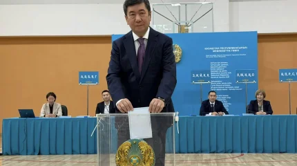 Ерлан Кошанов проголосовал на выборах в Курултай