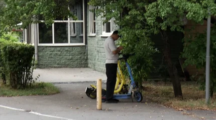 Электросамокатам запретили ездить по тротуарам: с 25 августа вступили новые правила