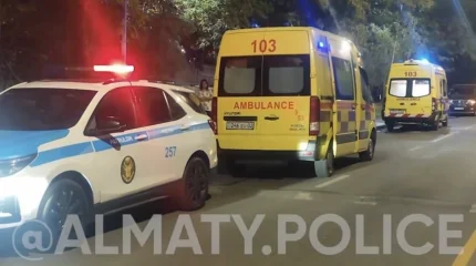 Мужчина насмерть разбился на электросамокате в Алматы