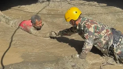 В Непале более 600 рабочих оказались заблокированы в туннелях: погибших уже больше тысячи
