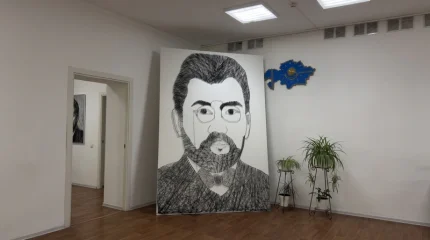 Астанада Ахмет Байтұрсынұлының портреті 5 мың шеге мен жіптен жасалды