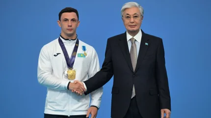Глава государства наградил победителей и призеров VI Всемирных игр кочевников