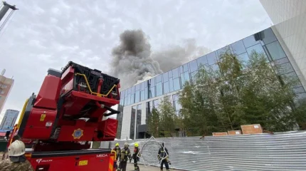 Астанада салынып жатқан бес қабатты үйден өрт шықты