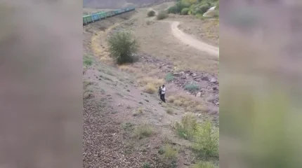 Железнодорожники спасли блуждающего по степи четырехлетнего ребенка