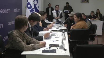 Родители из регионов обратились за помощью в партию «Әділет»