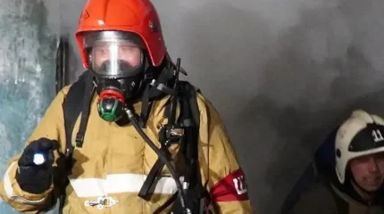 Көкшетауда тұрғын үй өртеніп, екі адам құтқарылды