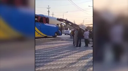 Құлсарыда арнайы техника мен автобус соқтығысты