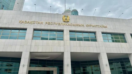Спикер Курултая Айбек Дадебай выразил соболезнования семьям погибших военных в Мангистау